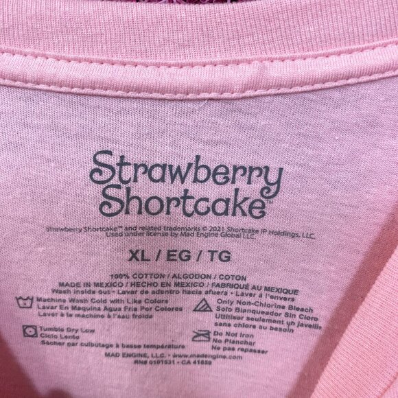 Strawberry Shortcake Berry Frame Graphic T-Shirt XL - Picture 4 of 4
